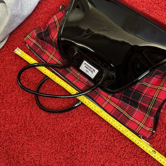 Vivienne Westwood NWT SHIRLEY LARGE YASMIN RED/blk AW2020 - Picture 13 of 17